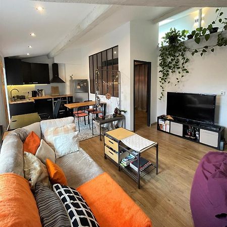 T2 De 40 M2 - Facile D'Acces, Lumineux Et Au Calme Saint-Genet-Lerpt Exterior foto